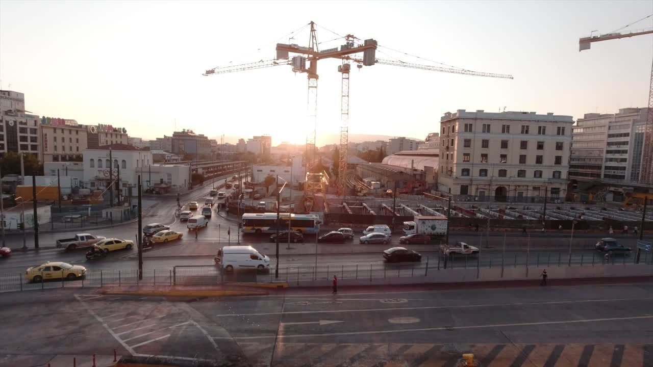 puerto pireo en grecia en una hermosa mañana soleada en cámara lenta