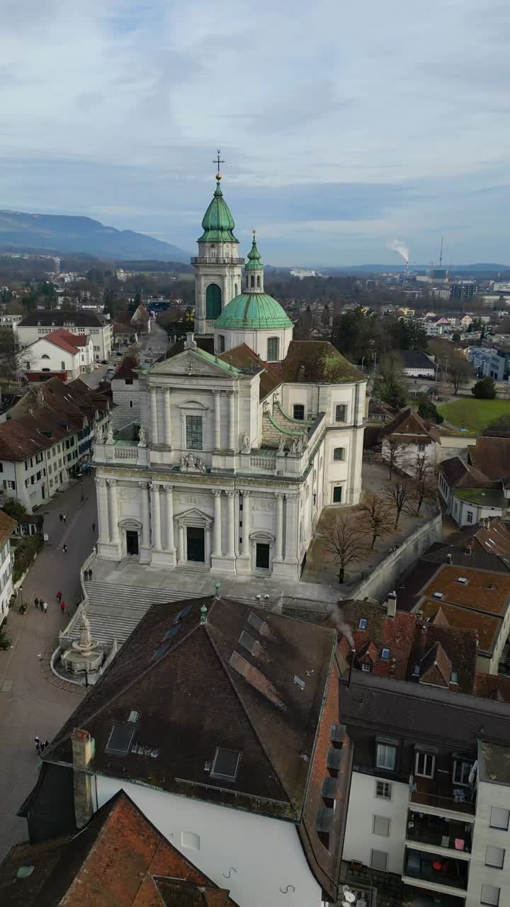 Cattedrale di Sant'Orso a Soletta, Svizzera, edificio svizzero del primo periodo neoclassico, aerea.