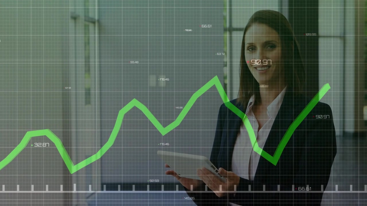 Empresaria interactuando con una tableta y analizando superposición de cuadrícula y gráfico de líneas con datos empresariales fluctuantes