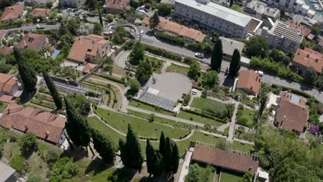 jardín americano en la ciudad costera de opatija, ciudad de istria, croacia