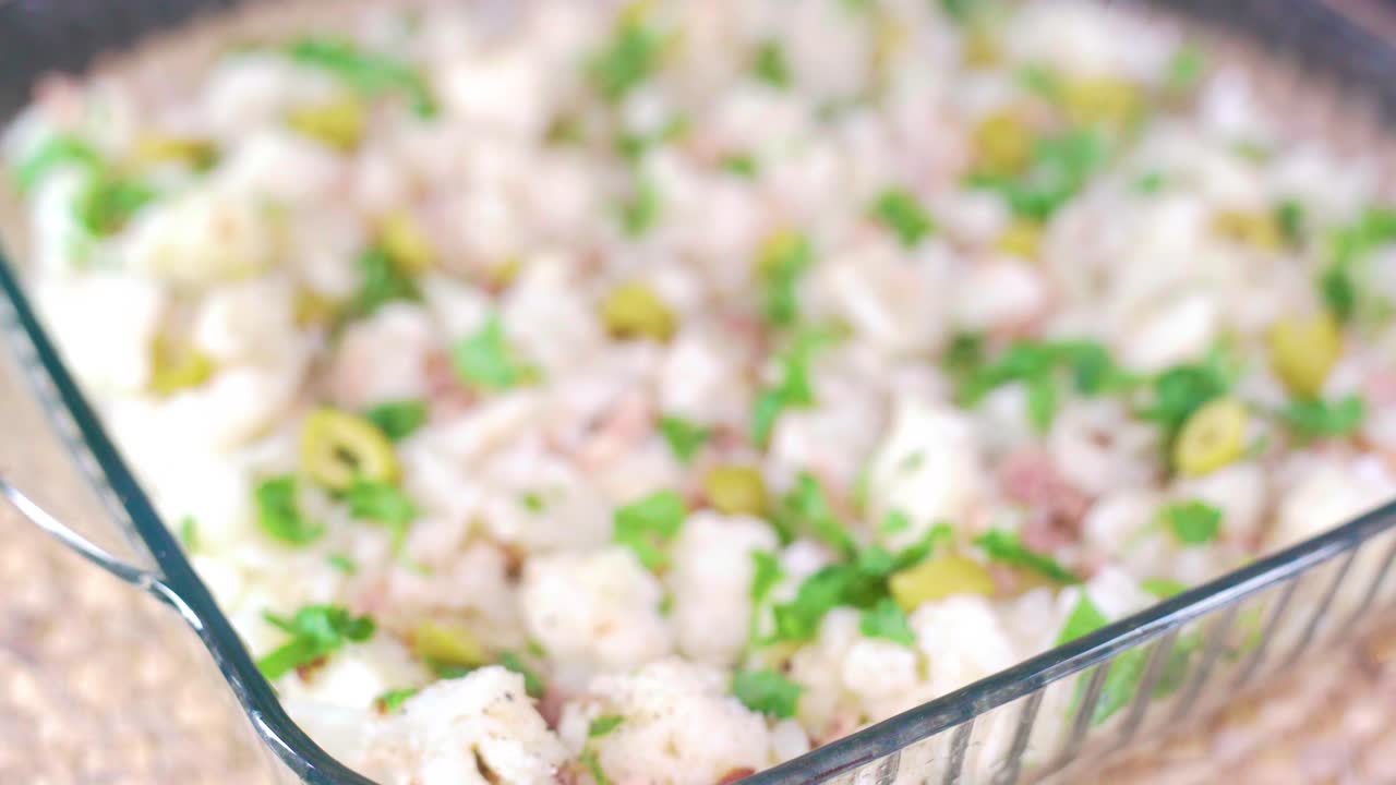 오븐에 구운  ⁇ 고기와 치즈 그라틴