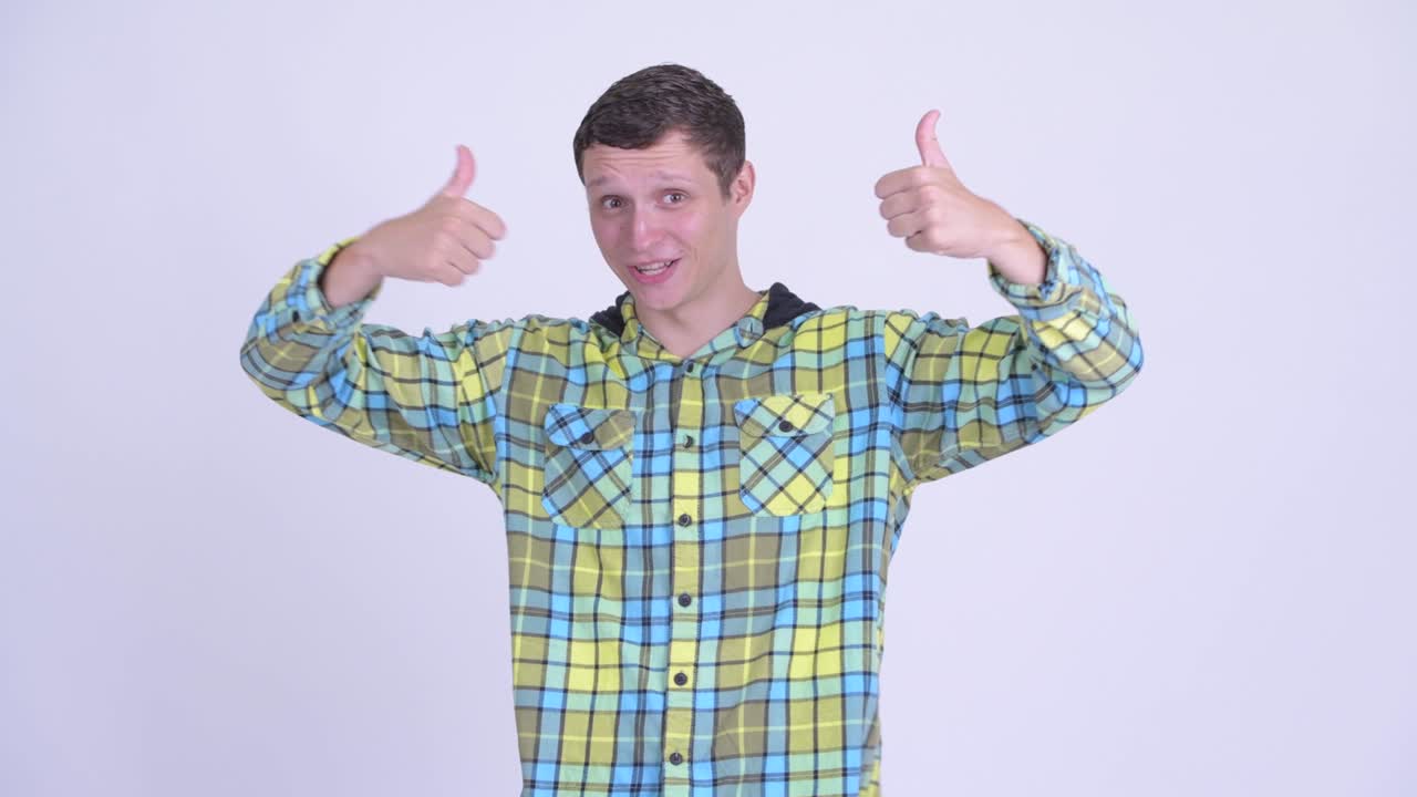 행복한 젊은 잘생긴 스터 남자