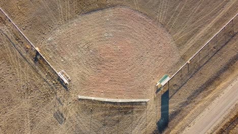 Antiguo-Campo-De-Béisbol-En-El-País-Cerca-De-Alberta,-Canadá