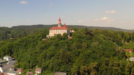 tiro de dron nachod castle en checo