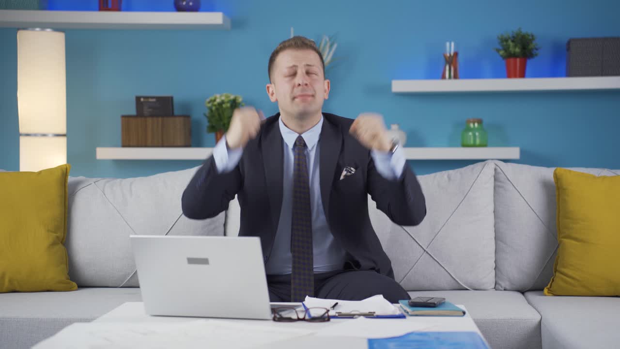 홈 오피스 워커는 재미있고 유쾌합니다.