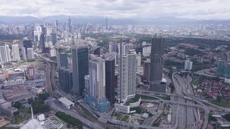 4K-Drohnenaufnahmen-Bangsar-South-Mit-Klcc-Ansicht-Im-Hintergrund