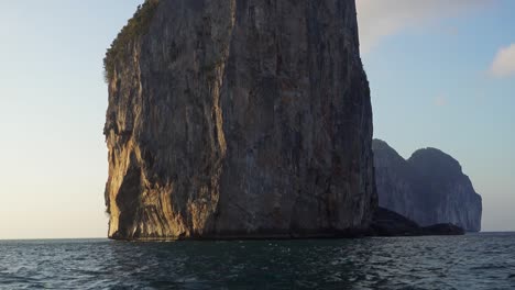 vista de la isla de phi phi leh desde el barco flotante