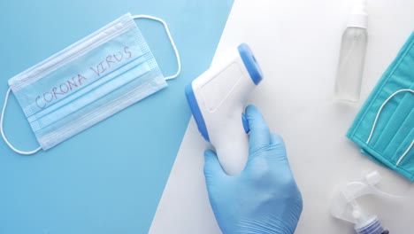 suministros de prevención de coronavirus: máscaras, termómetro y desinfectante