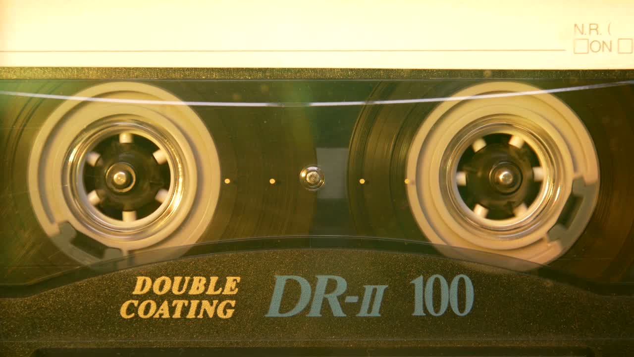 플레이어에 있는 오디오 카세트. 클로즈업