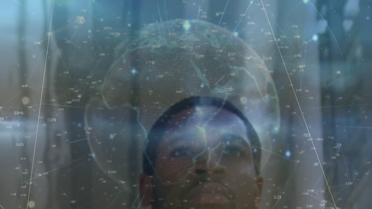 animación del globo con conexiones y procesamiento de datos sobre empresario afroamericano.