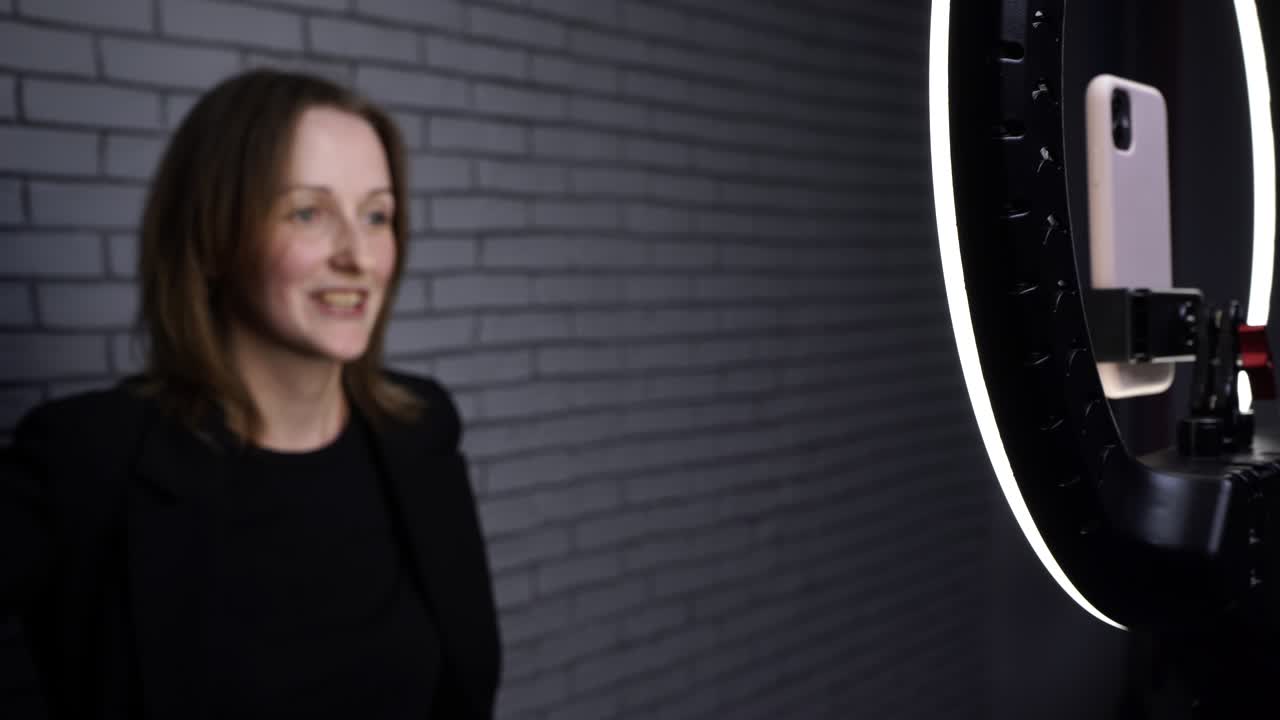 el tiroteo de una blogger disparó una historia con un teléfono inteligente.