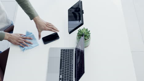 servicio de limpieza de escritorios, manos y lugares de trabajo