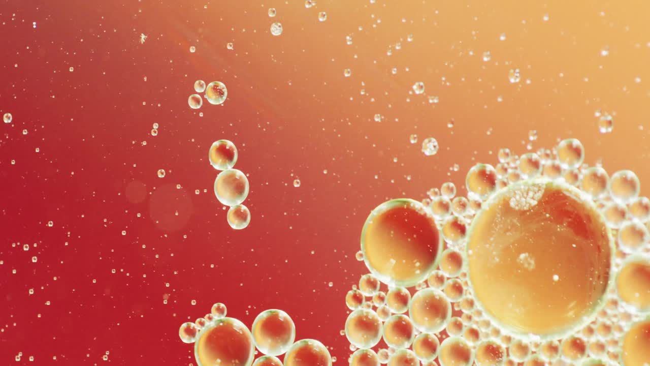 복사 공간과 함께  ⁇ 은 배경에서 움직이는 거품의 애니메이션