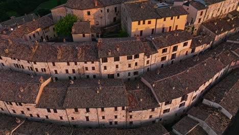 arquitecturas de ladrillo y piedra en la ciudad medieval de nocera umbra en la provincia de perugia, italia