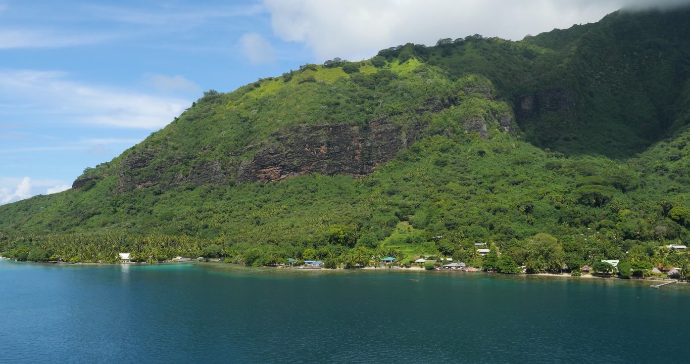 Mount Rotui view from Opunohu Bay, island of Moorea, French Polynesia.