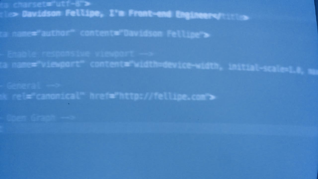 tv retro, televisión vintage en una configuración nostálgica, una tv retro muestra grano en la pantalla, dispositivo aterrador de la noche de halloween bueno para la llave de croma y la pantalla verde. imágenes de alta calidad 4k