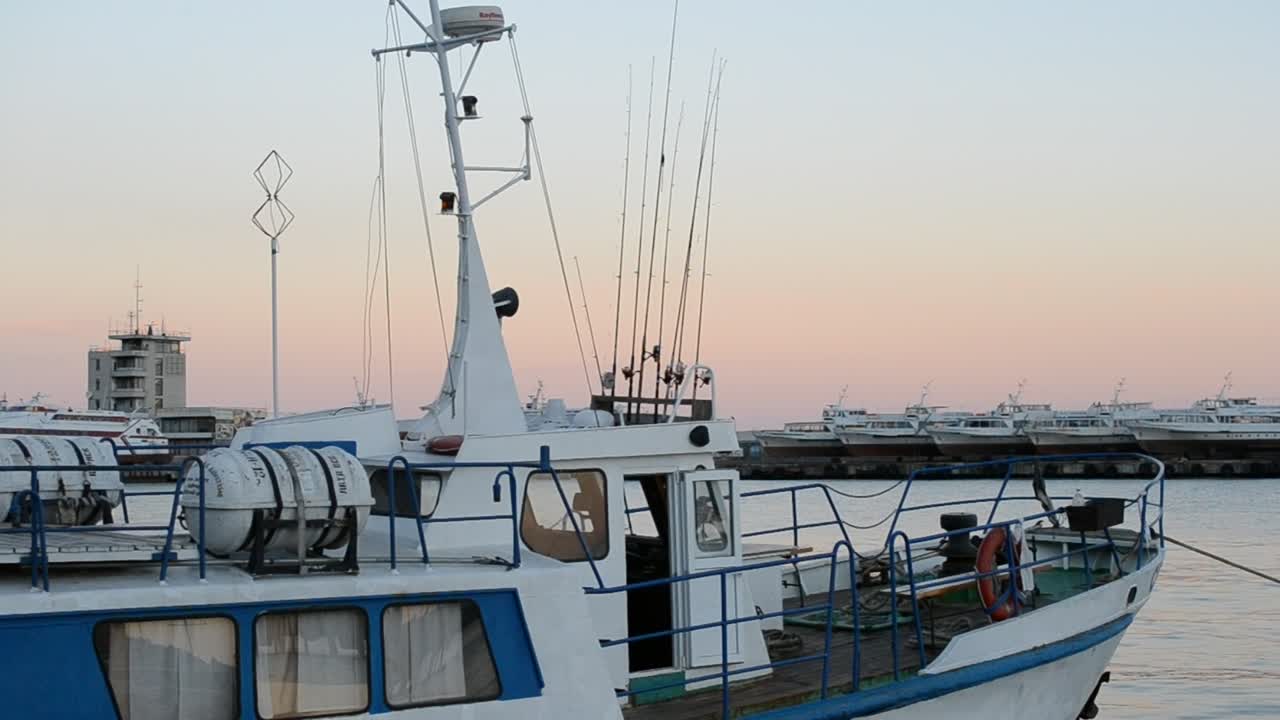 Mare, navi, gabbiani