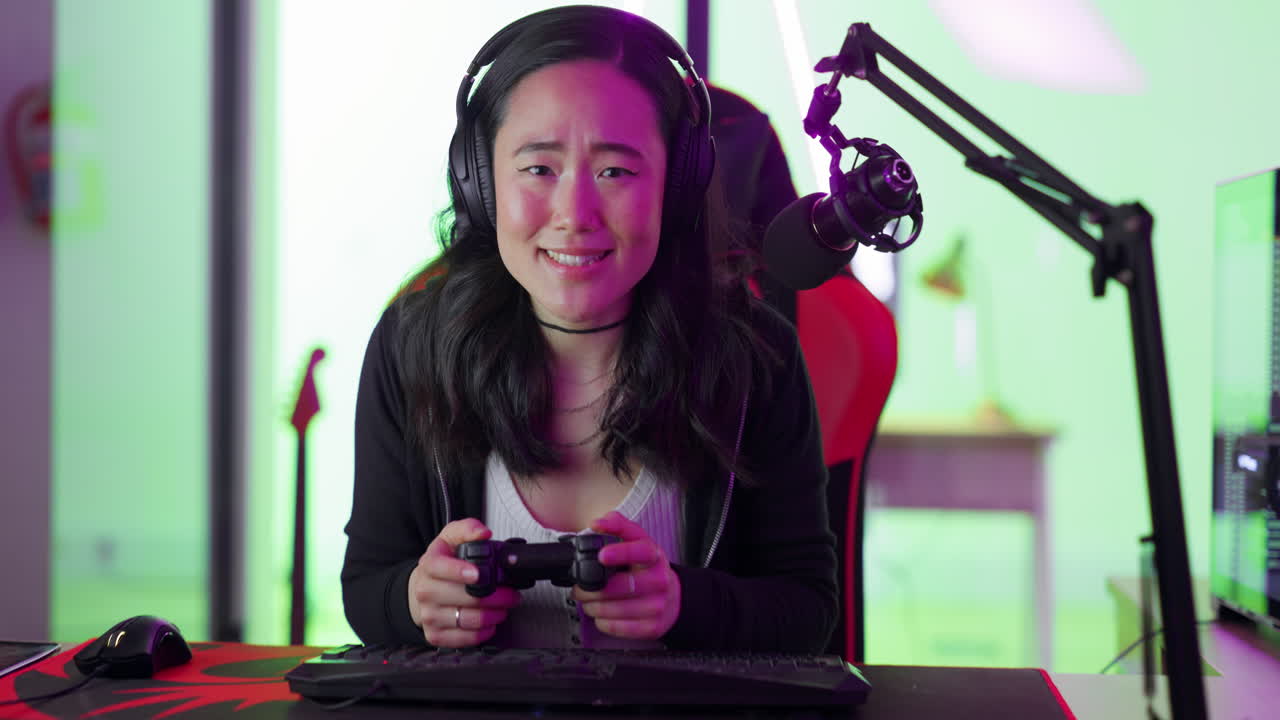 transmisión en vivo, ganando y mujer jugador de juegos