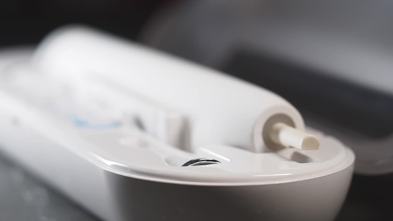 Electric Toothbrush in Charging Case