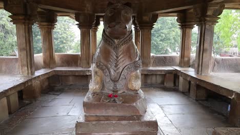 Nandi-Schrein-Des-Vishwanath-Tempels,-Westliche-Tempelgruppe,-Khajuraho