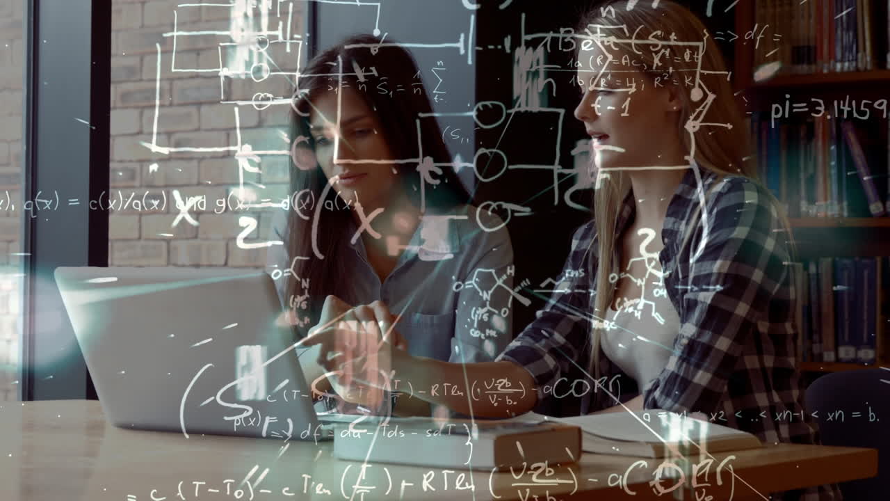 animación de fórmulas matemáticas sobre dos estudiantes caucásicas
