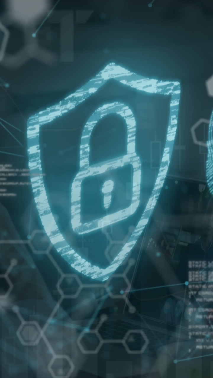 animación de procesamiento de datos y candado de seguridad sobre mujer usando computadora portátil