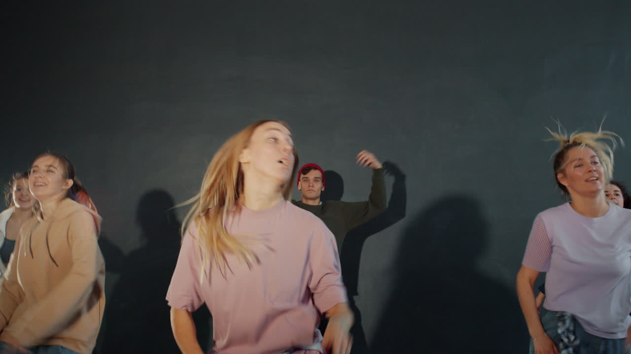 espectáculo de danza en grupo