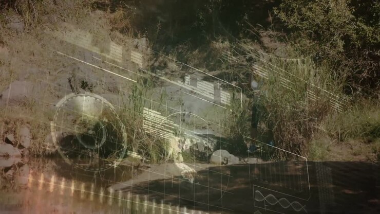 animation von digitalen bildschirmen und datenverarbeitung über fit woman running