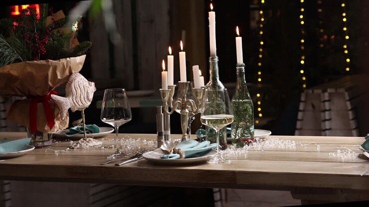 Festive Christmas Dinner Table Setting