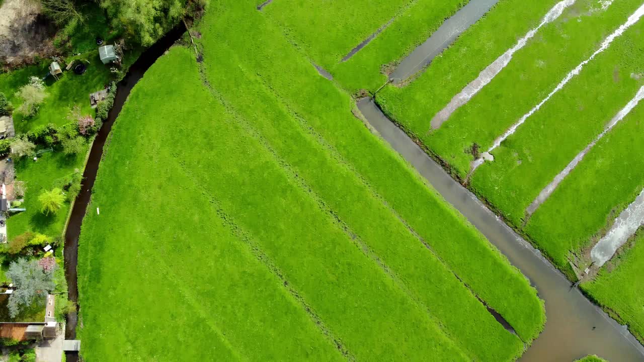네덜란드 암스테르담 의 마리나 근처 에 있는 카도엘렌 에 있는 푸른  ⁇  과 네덜란드 폴더