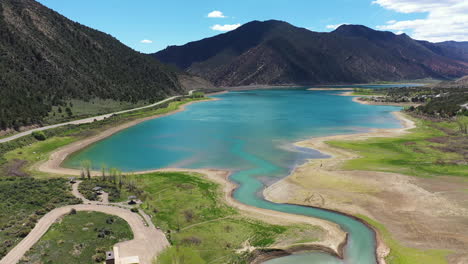 embalse de presa de rifle gap, colorado, ee.uu.