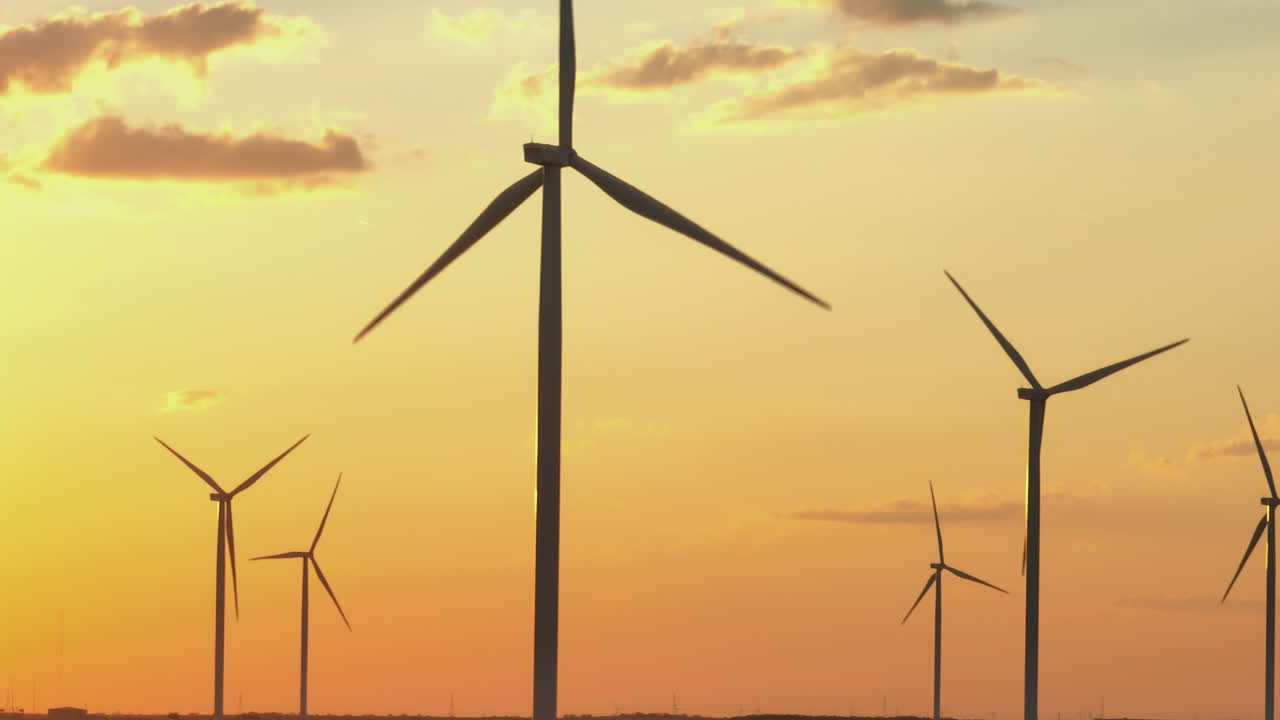 풍력 발전소 해가 지는 곳