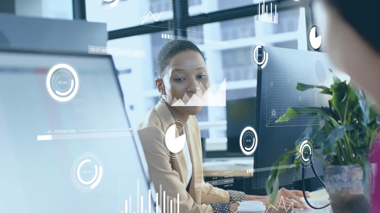 animación de procesamiento de datos financieros sobre mujer de negocios afroamericana que trabaja en la oficina
