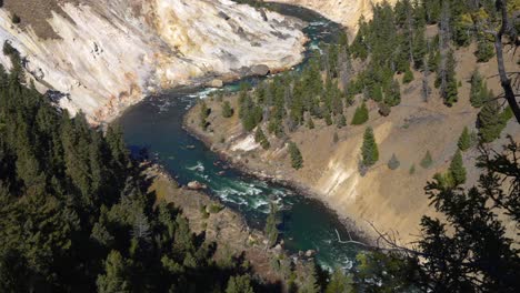 las cataratas de la torre, el cañón, la cámara lenta.