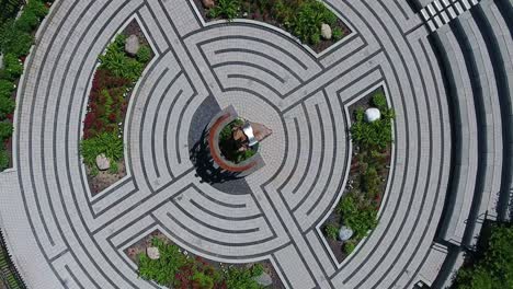 Top-Down-View-Over-Cullen-Central-Park-Circular-Monument-in-Whitby,-Canada