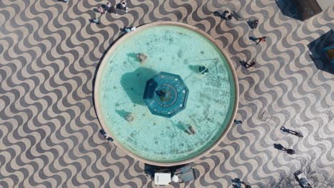 Overhead-Shot-Of-South-Fountain-In-Rossio-Square,-Lisbon,-Portugal