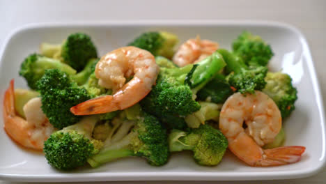 stir-fried-broccoli-with-shrimps---homemade-food-style