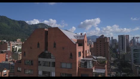 Panoramic-photo-of-the-city-of-Bogotá,-with-many-buildings-in-the-north-of-the-city,-large-building-of-Bogotá,-and-its-terraces