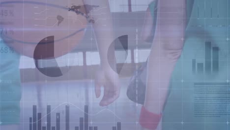 Animation-Der-Finanzdatenverarbeitung-über-Eine-Vielfältige-Gruppe-Weiblicher-Basketballspieler-Im-Fitnessstudio