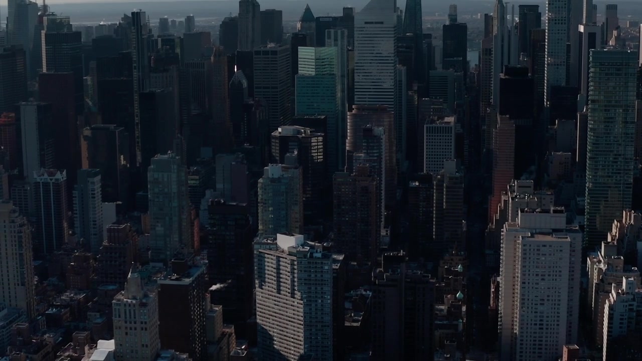 Vista del horizonte de la Ciudad de Nueva York desde el aire con rascacielos y calles