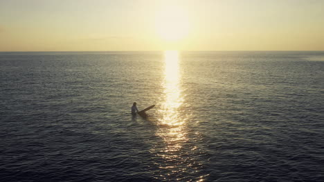 tengo el mejor asiento para esta puesta de sol.