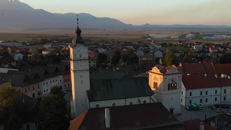 Tiro-De-Dron-Giratorio-De-La-Iglesia-De-St