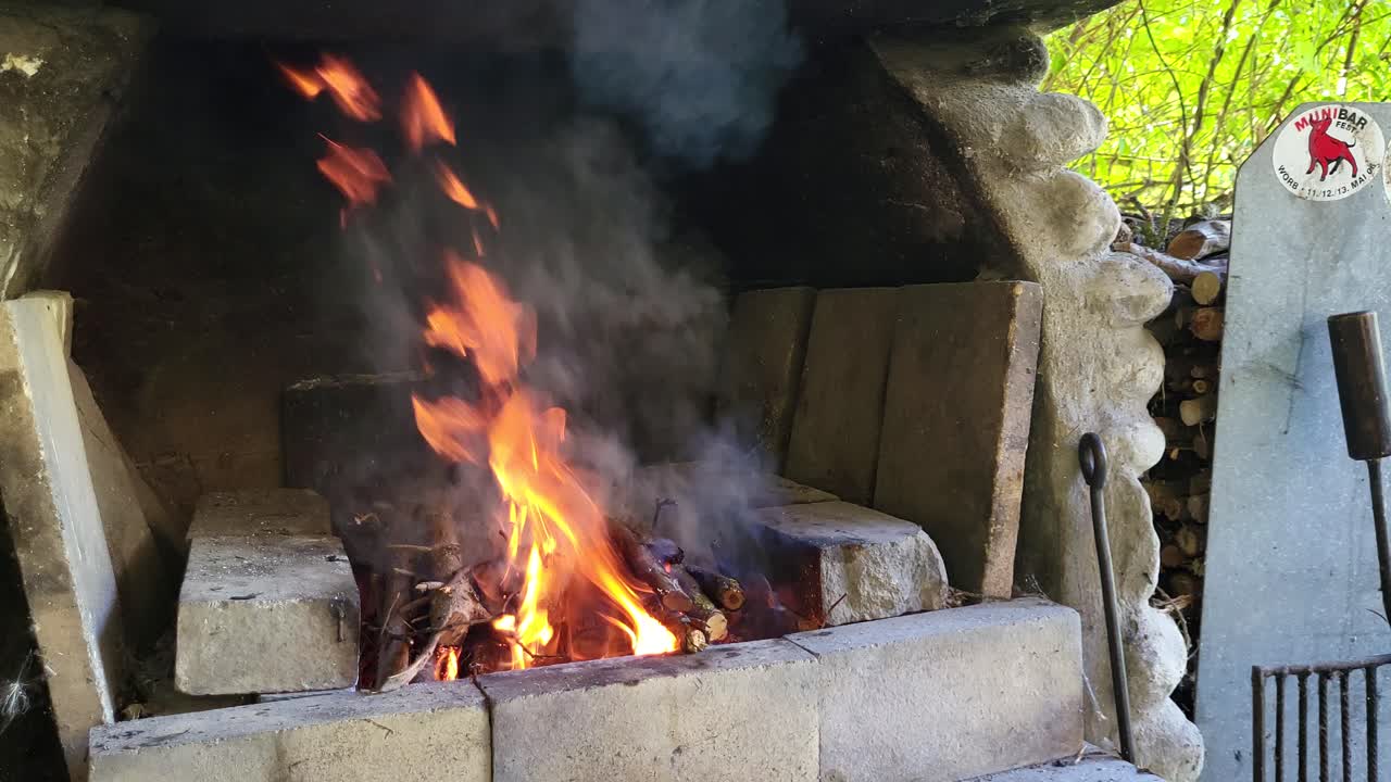 Bellissimo timelapse di un incendio