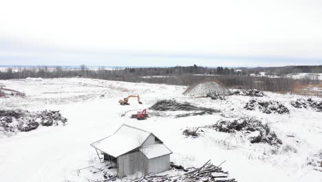 Ausgrabungs--Und-Abholzungsgebiet,-Wintereinstellungsantenne