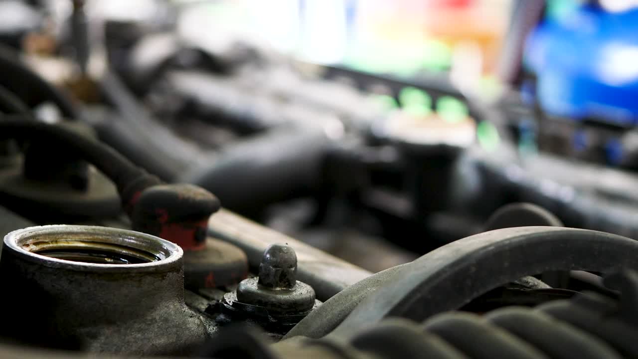 전문적인 기계 정비 자동차