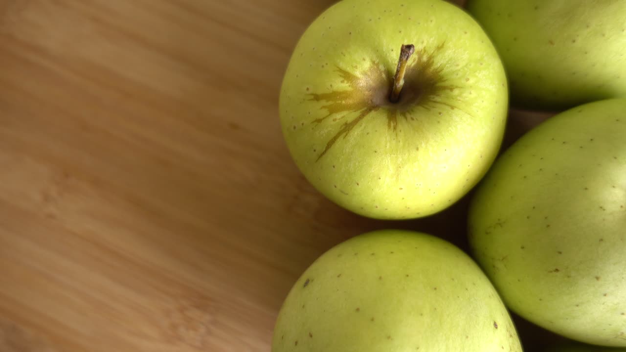 la cosecha de la manzana la fruta de otoño los alimentos vitamínicos