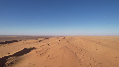 Drohnenflug-über-Dünen-Und-Wüste-In-Mauretanien,-Westsahara-Und-Marokko