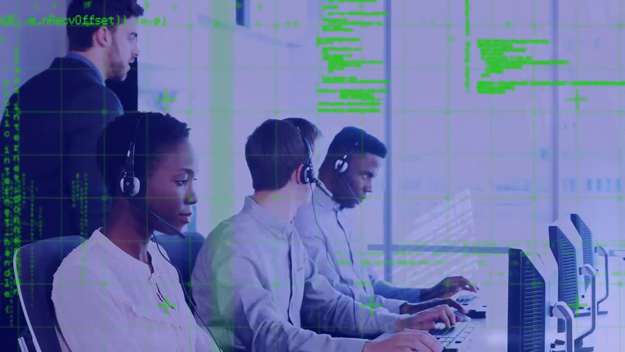 animación del procesamiento de datos sobre diversas personas de negocios que usan auriculares telefónicos