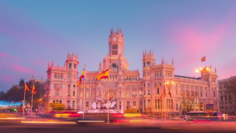 Timelapse-Ayuntamiento-De-Madrid-Y-Fuente-De-Cibeles-Durante-La-Puesta-De-Sol-En-Invierno