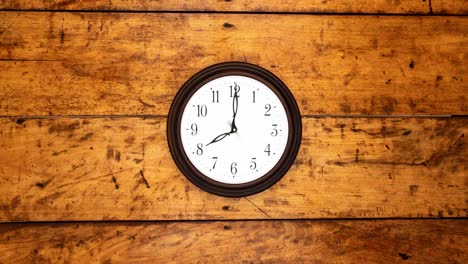 un reloj redondo montado en el lado. timelapse 4k
